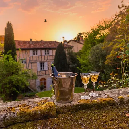 Hébergement de vacances Maison D'exception Avec Piscine Privée Au Cœur De