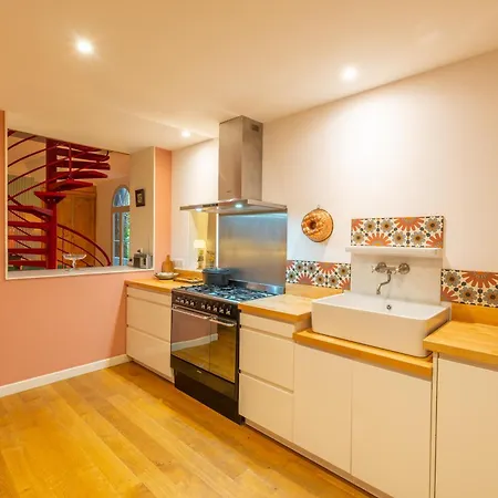 Hébergement de vacances Maison D'exception Avec Piscine Privée Au Cœur De Figeac