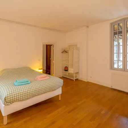Maison D'exception Avec Piscine Privée Au Cœur De