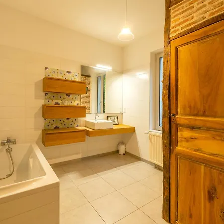 Hébergement de vacances Maison D'exception Avec Piscine Privée Au Cœur De Figeac